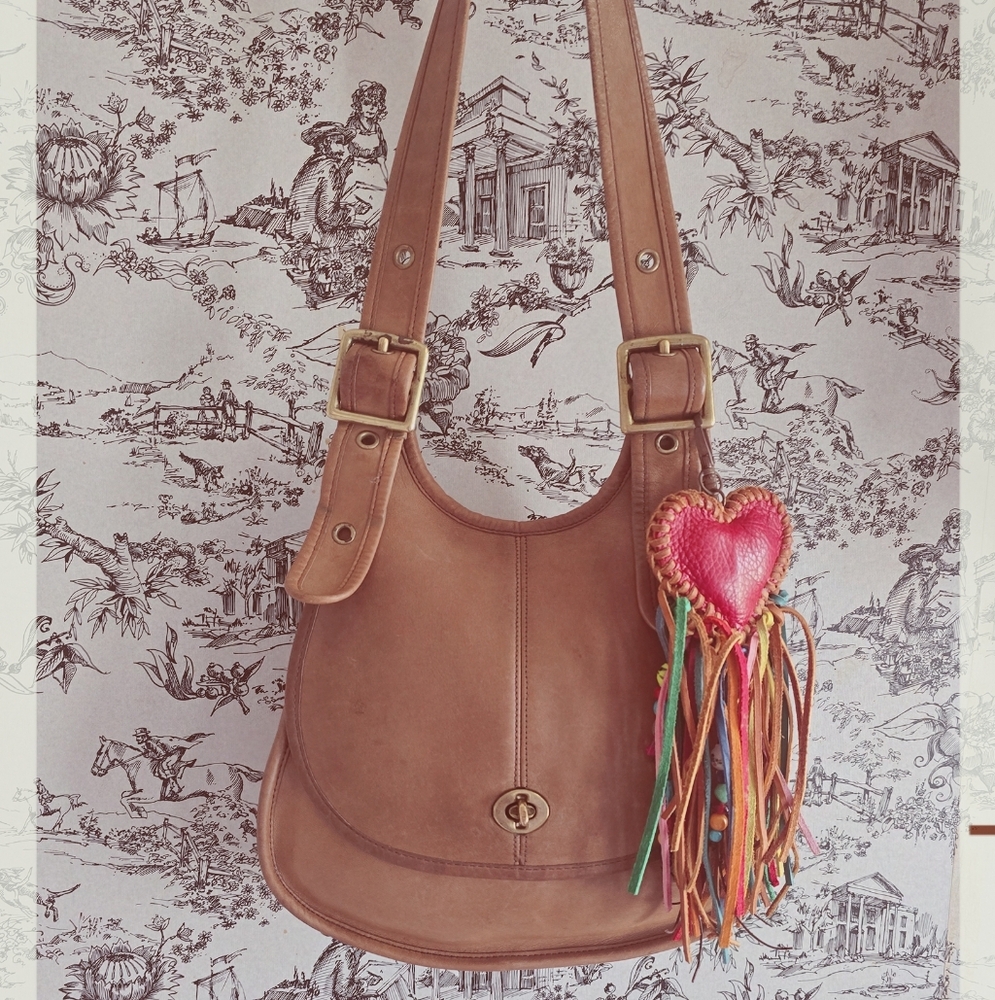 Vintage COACH cresent Bag PUTTY